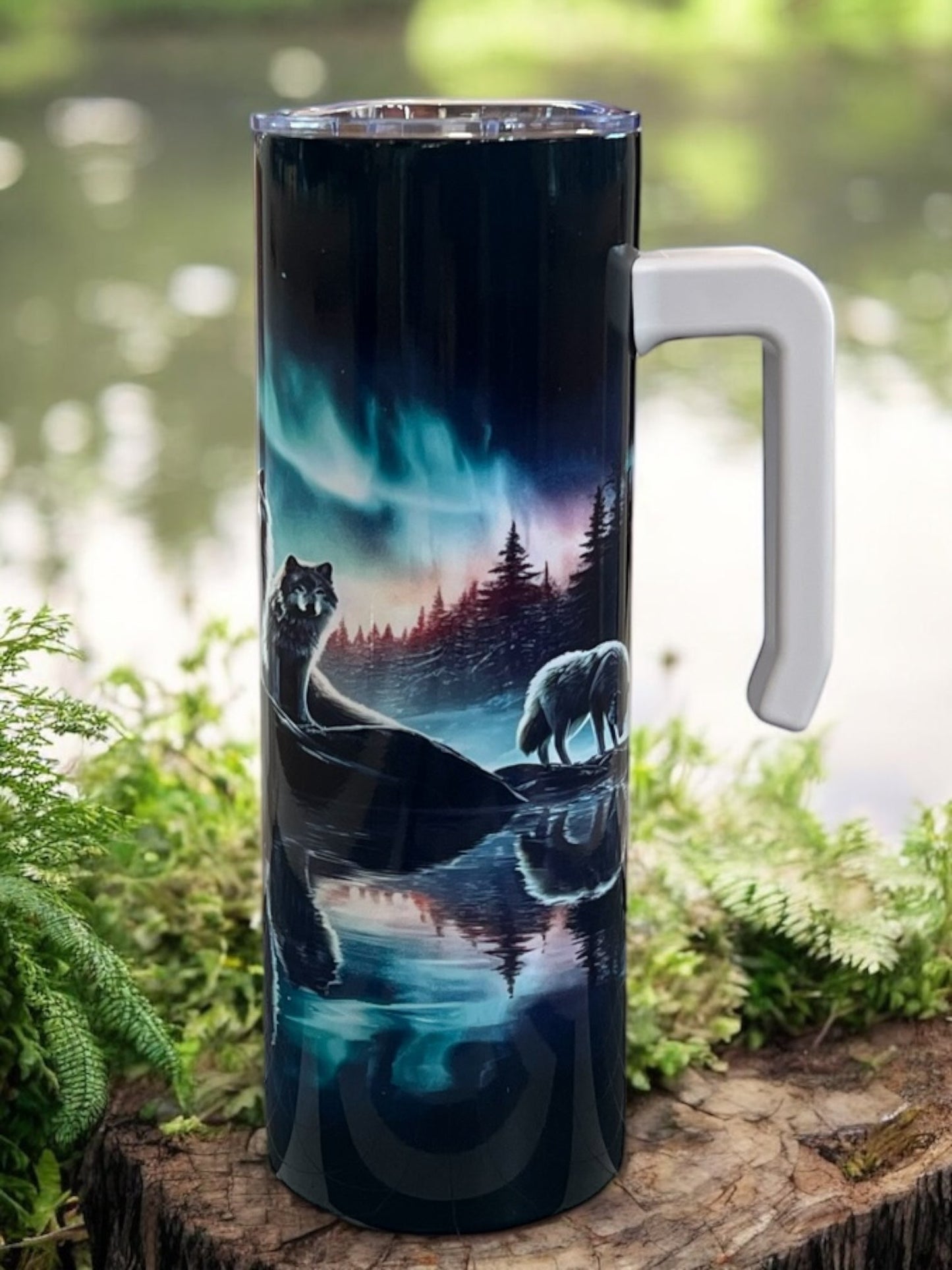 Beautiful Wolf Northern Lights- Comfortable handle 20oz Stainless Steel