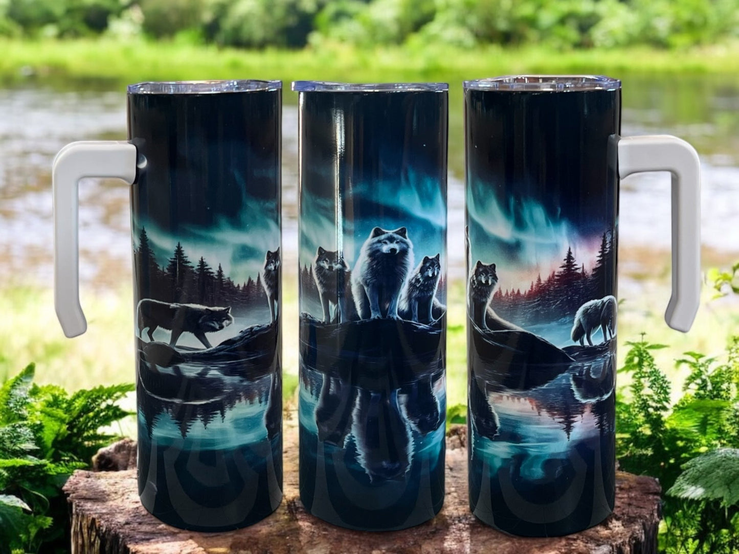 Beautiful Wolf Northern Lights- Comfortable handle 20oz Stainless Steel