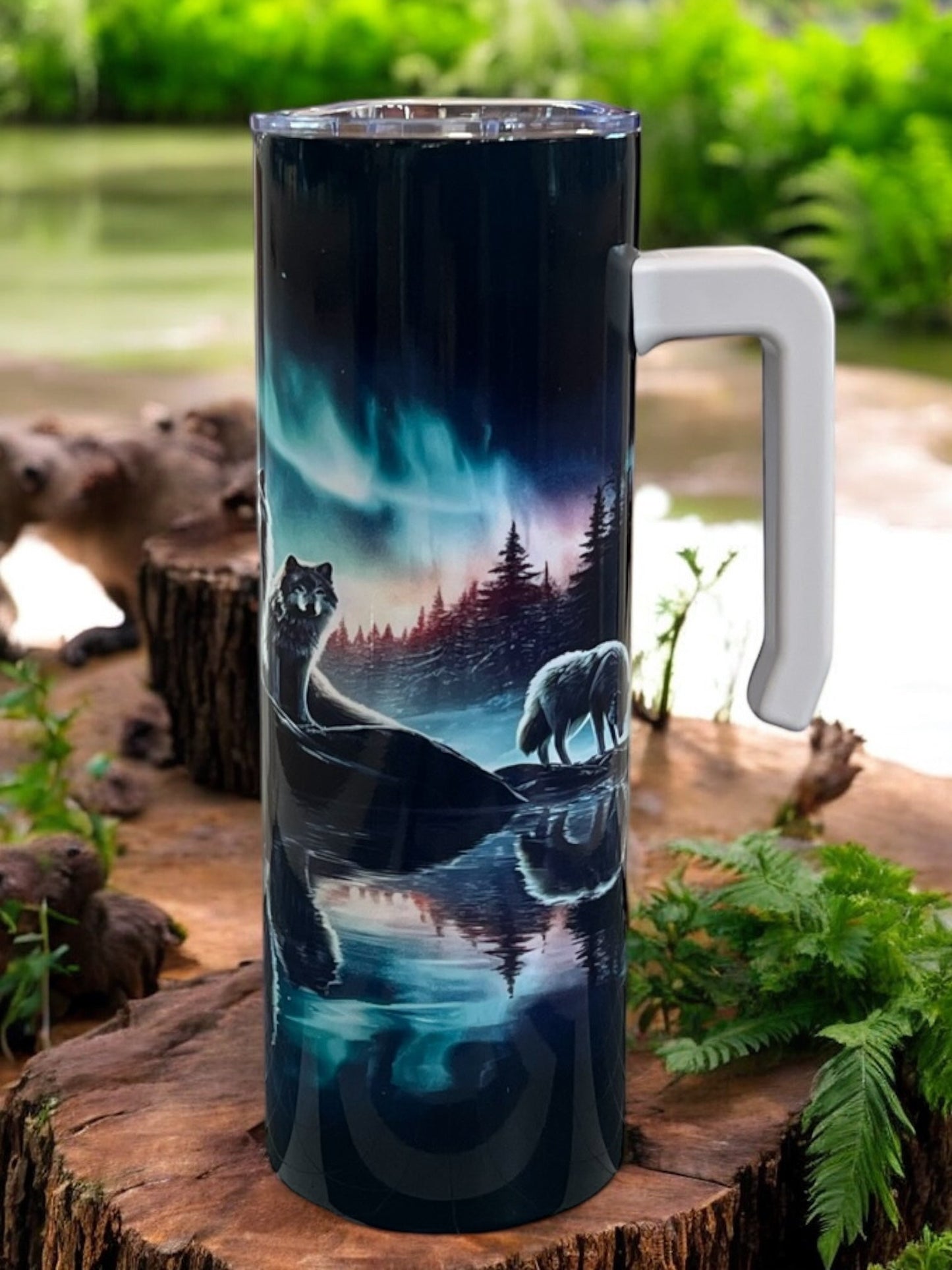 Beautiful Wolf Northern Lights- Comfortable handle 20oz Stainless Steel