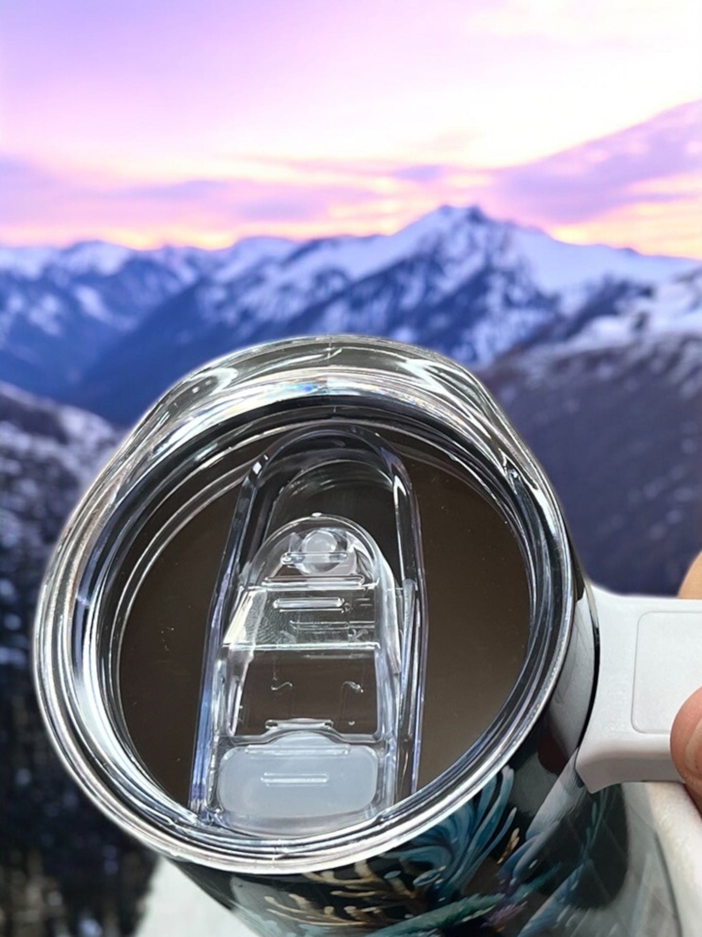 Beautiful Wolf Northern Lights-  Comfortable handle  20oz Stainless Steel